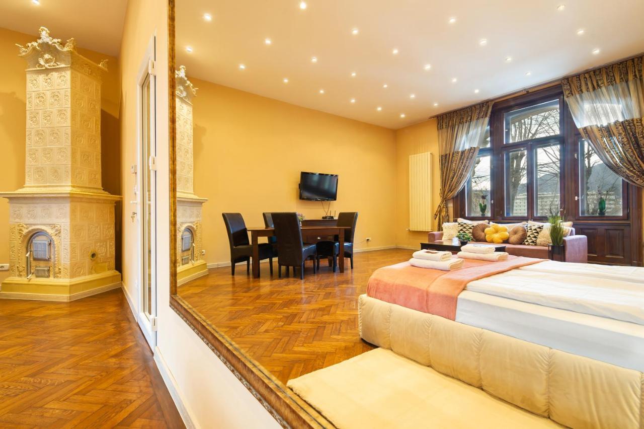 Central Park Residence Брашов Экстерьер фото